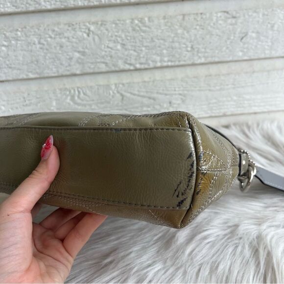 COACH Grey Taupe Glossy Patent Leather Hobo Baguette Signature Poppy 15141 - Picture 8 of 10